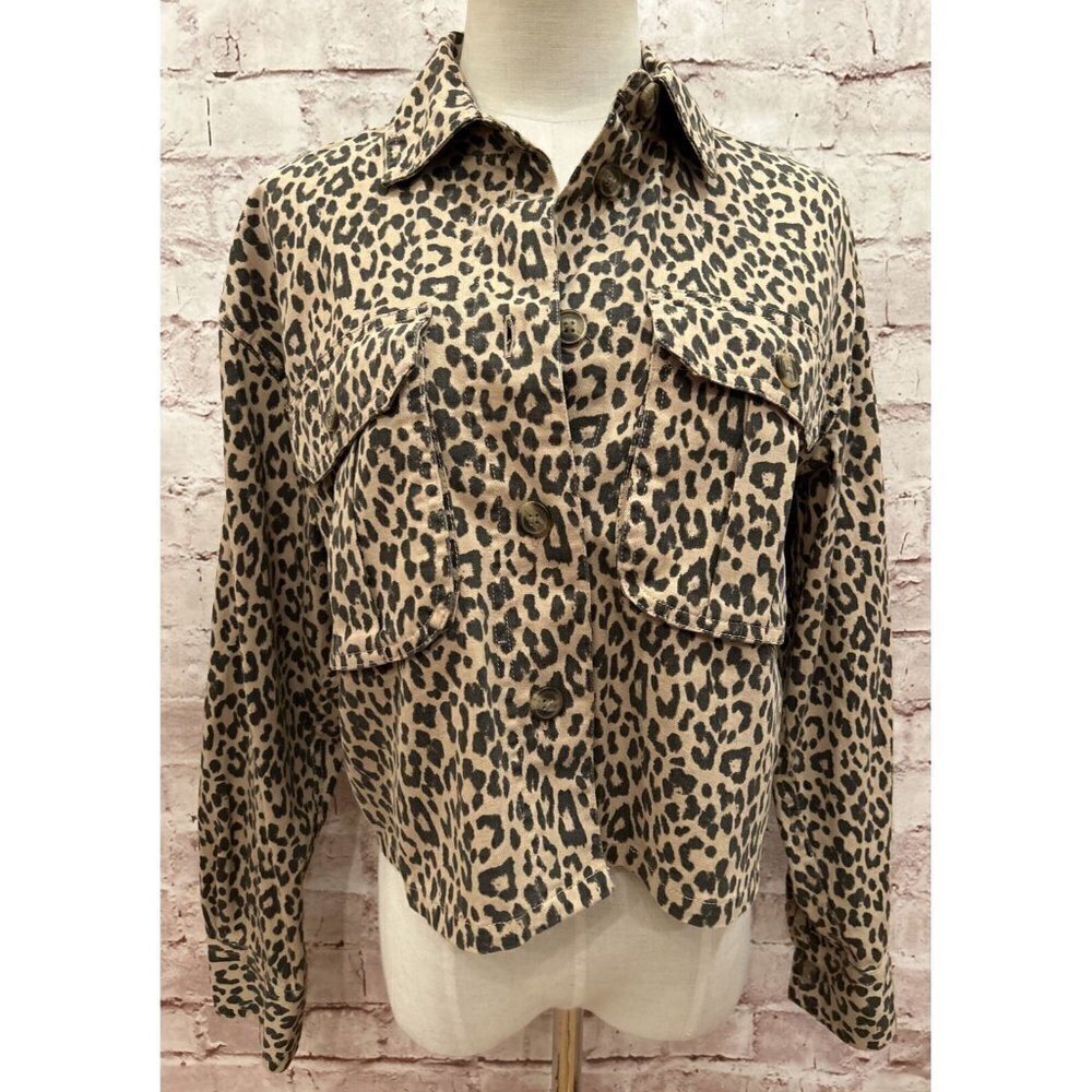 AMERICAN EAGLE Womens XS Shirt Jacket Leopard Boxy Cropped Button Front Collared